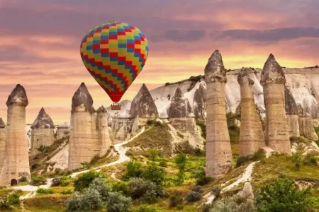 Aşk Vadisi Kapadokya: Doğanın Aşkla Şekillendiği Efsanevi Rota